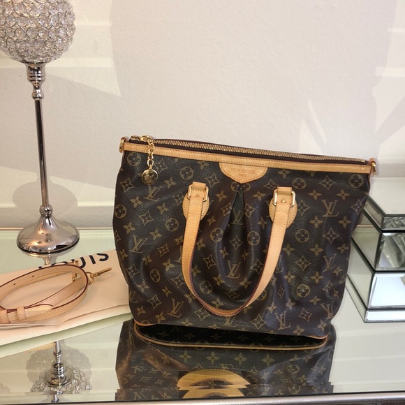 Louis Vuitton Handbags - ❤️SOLD❤️Authentic Louis Vuitton